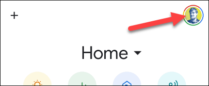 Нажмите на иконку профиля в правом верхнем углу приложения Google Home