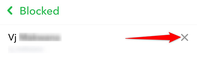 Нажмите «X» рядом с пользователем на странице «Заблокированные» в Snapchat.
