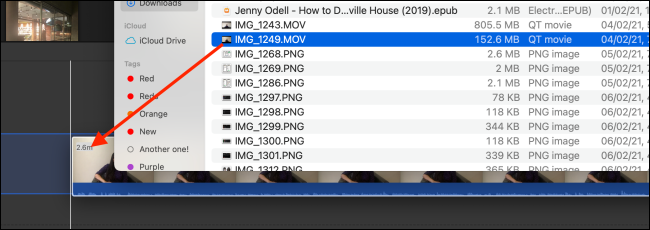 Перетащите видеофайл в iMovie