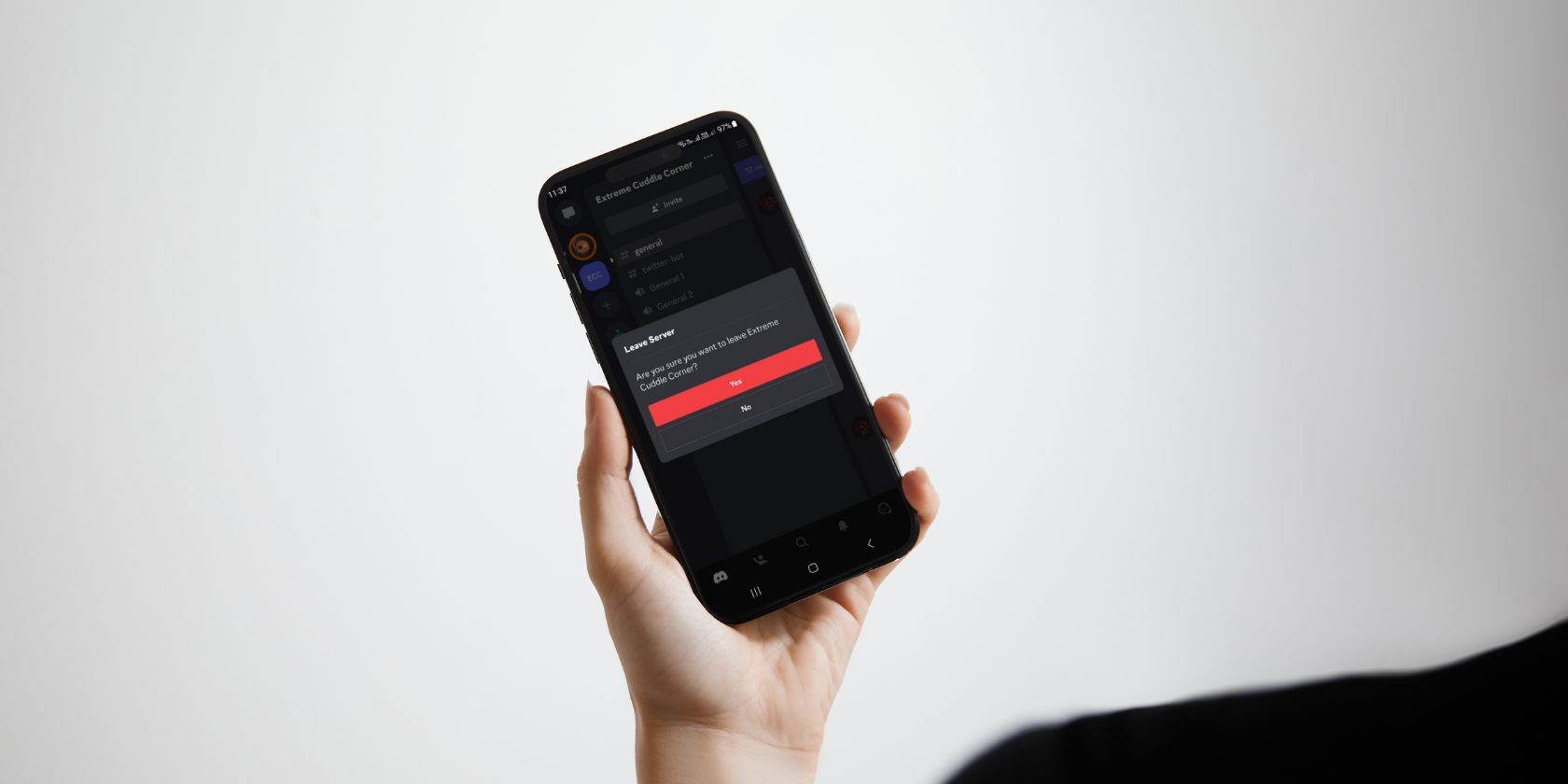 Как выйти из сервера Discord