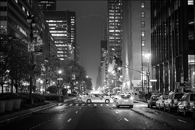 Контур выделения вокруг портрета на пейзаже