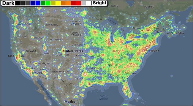 Карта светового загрязнения с пометкой тёмных областей