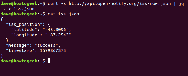 Сохранённый и отформатированный JSON в файле iss.json, показ в терминале