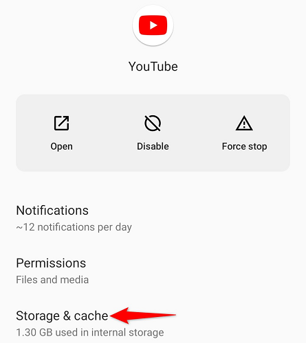 Откройте «Хранилище и кэш» в настройках приложения.