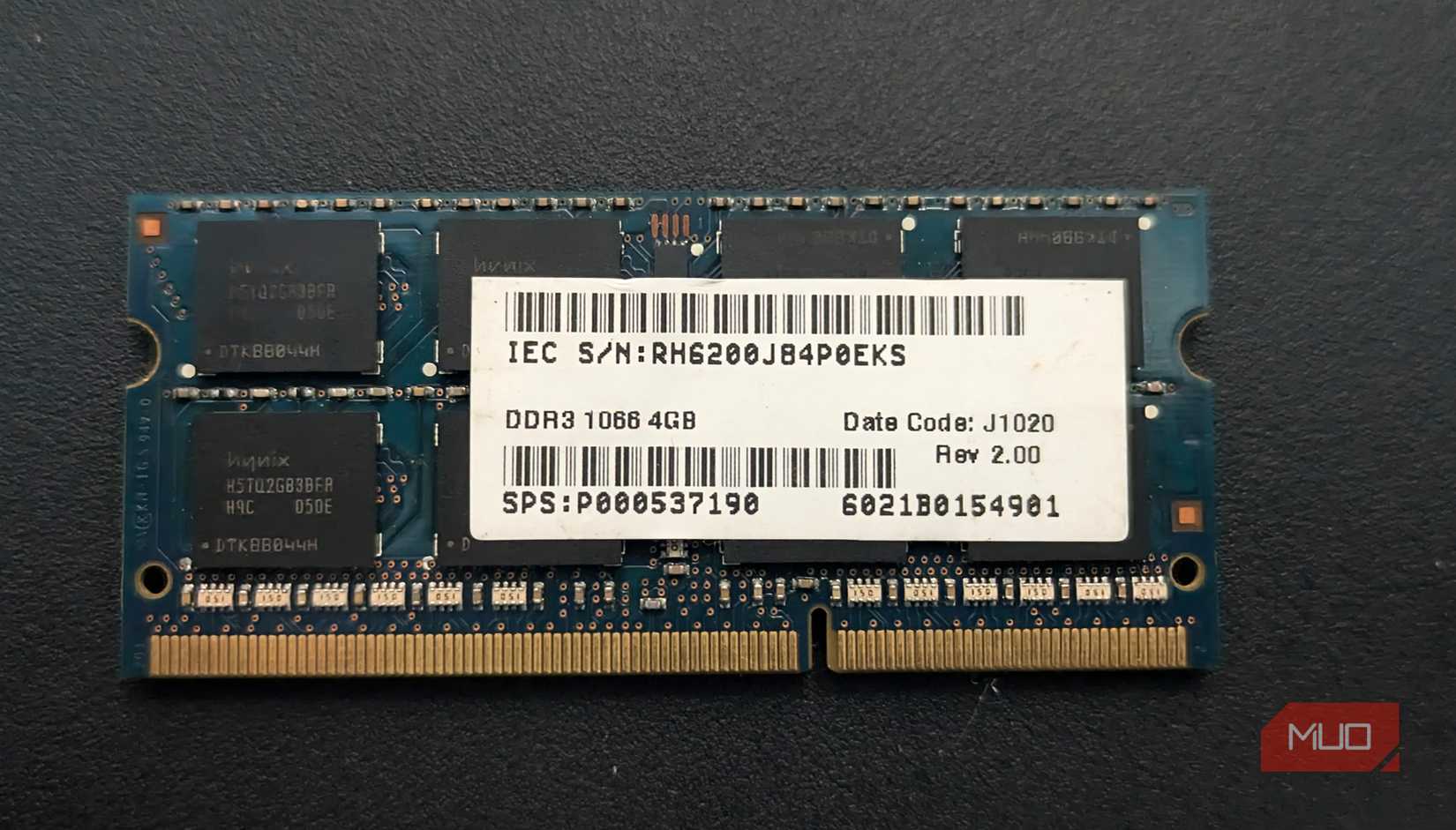 модуль SO-DIMM DDR3 1066