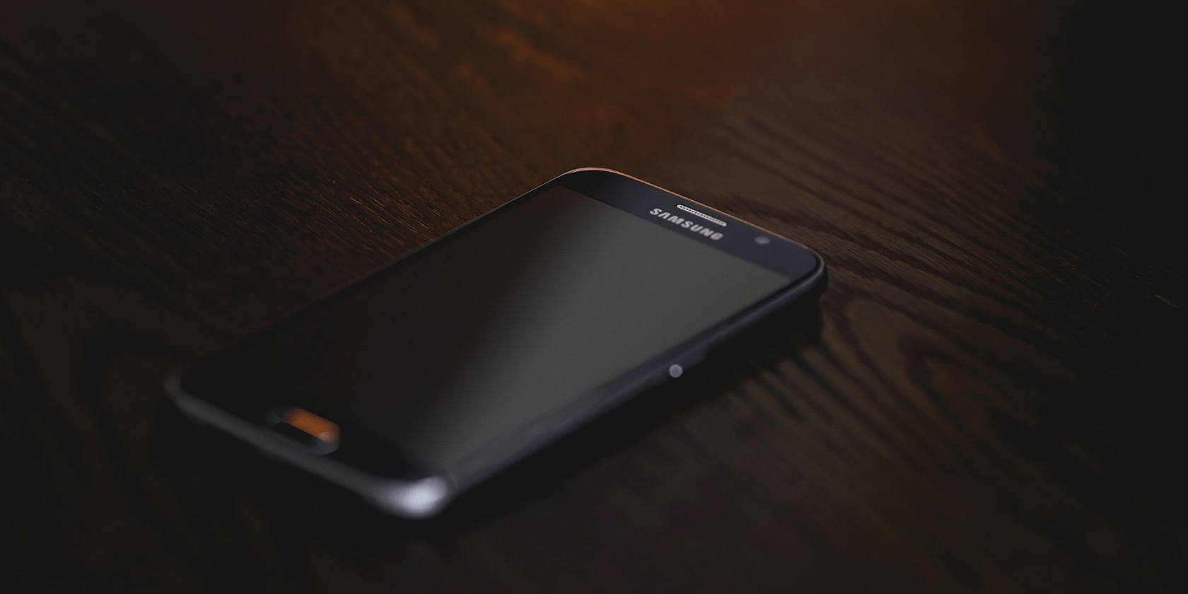 Включить тёмную тему на Android