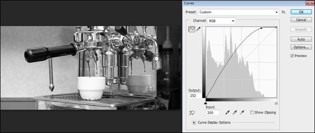Результат сильного осветления бликов и подчёркивания формы ручки портафильтра