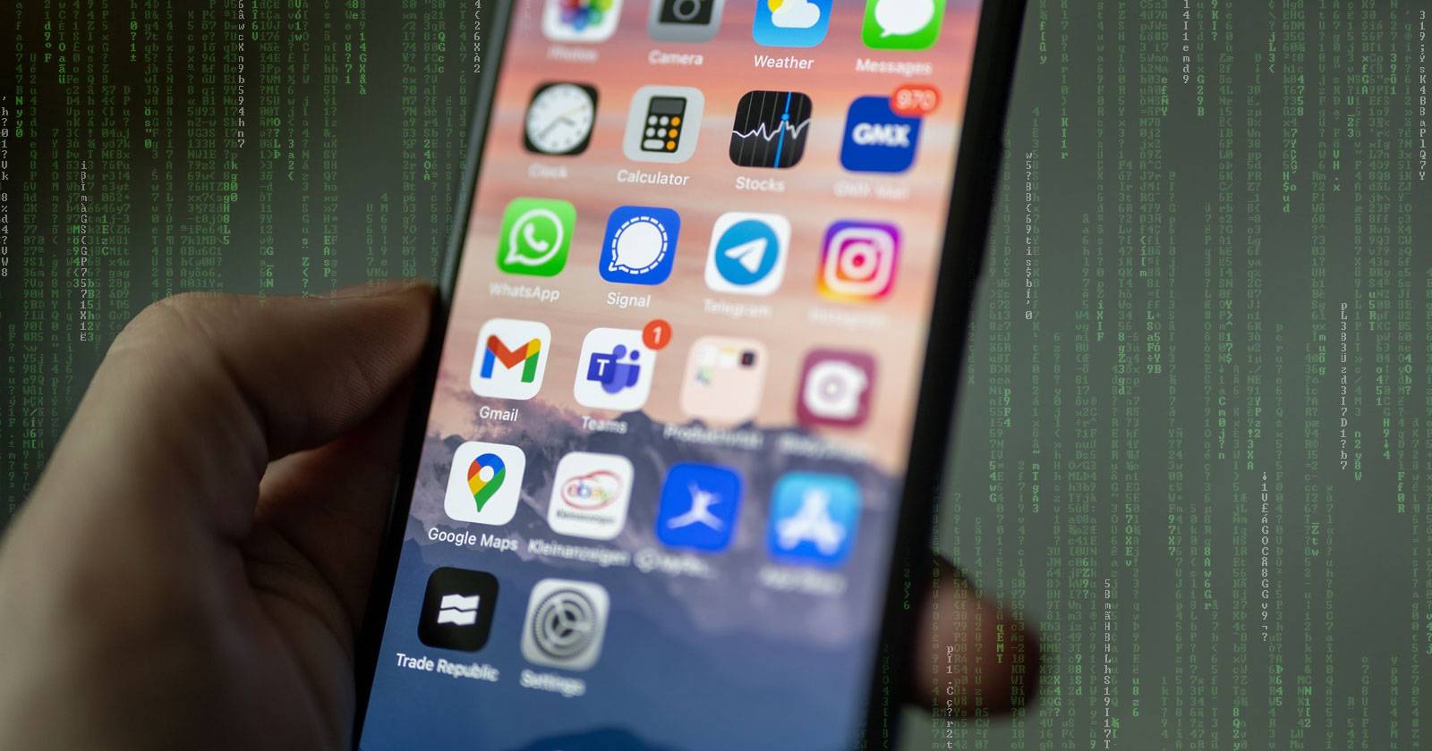 iPhone с иконкой шифрования