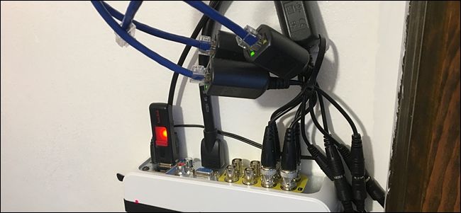 Подключение кабелей к адаптерам/балуном и вводу на DVR