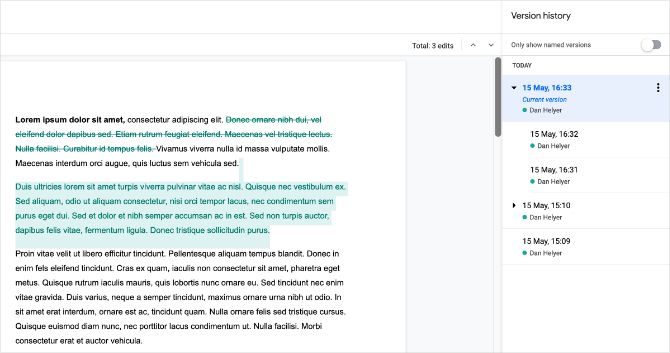 История версий Google Docs с выделением правок разными цветами