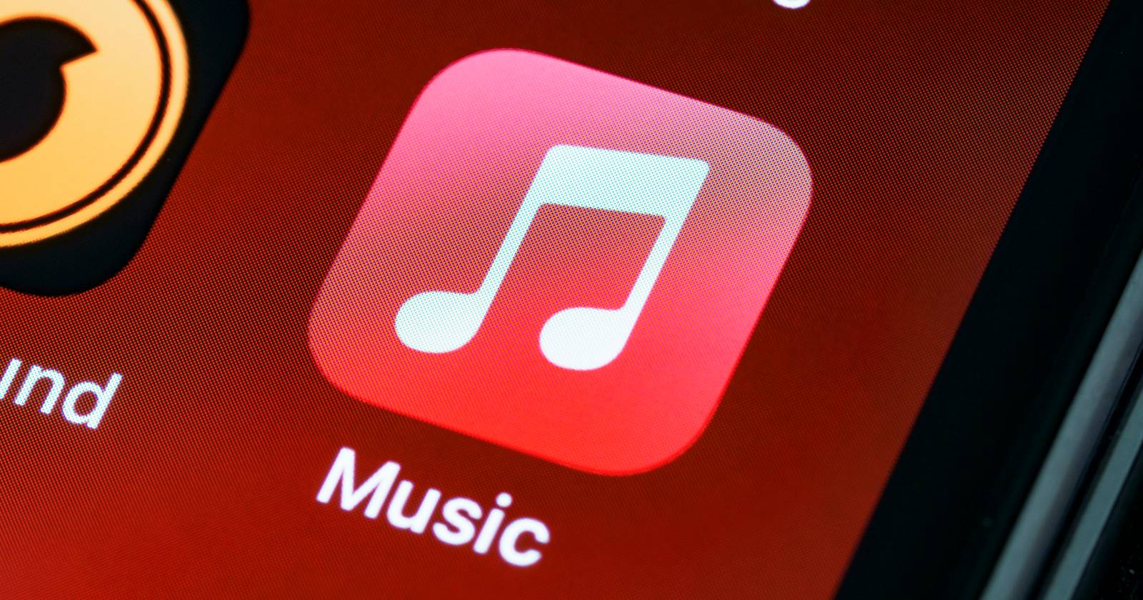 Значок Apple Music на экране iPhone