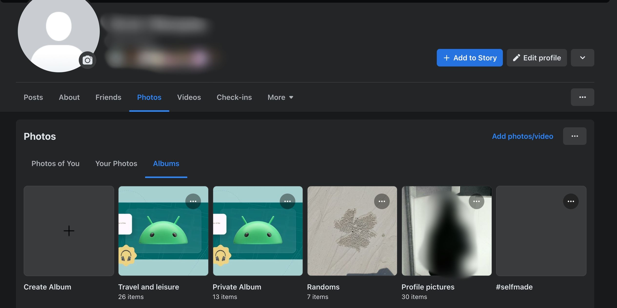 Раздел альбомов в веб-версии Facebook