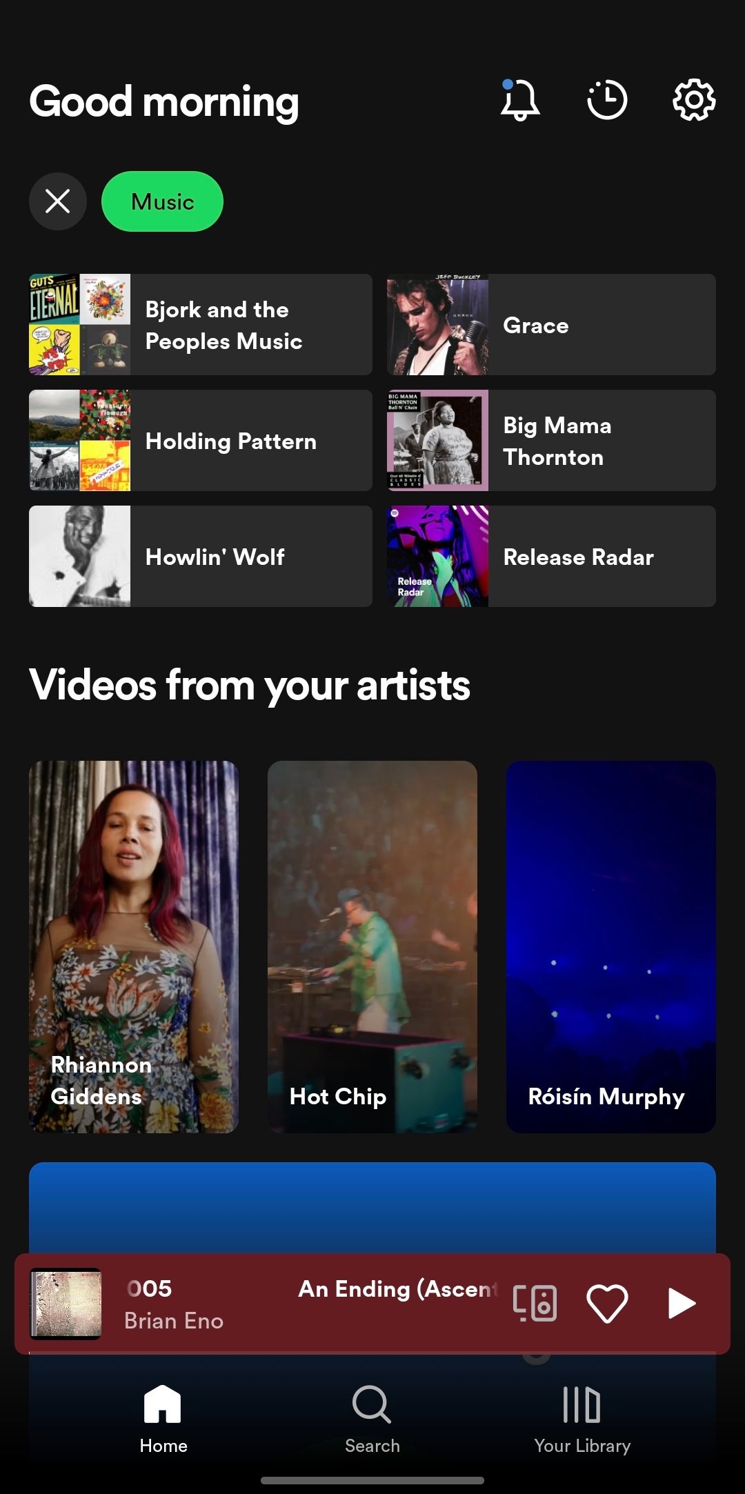 Скриншот музыкальной ленты в приложении Spotify