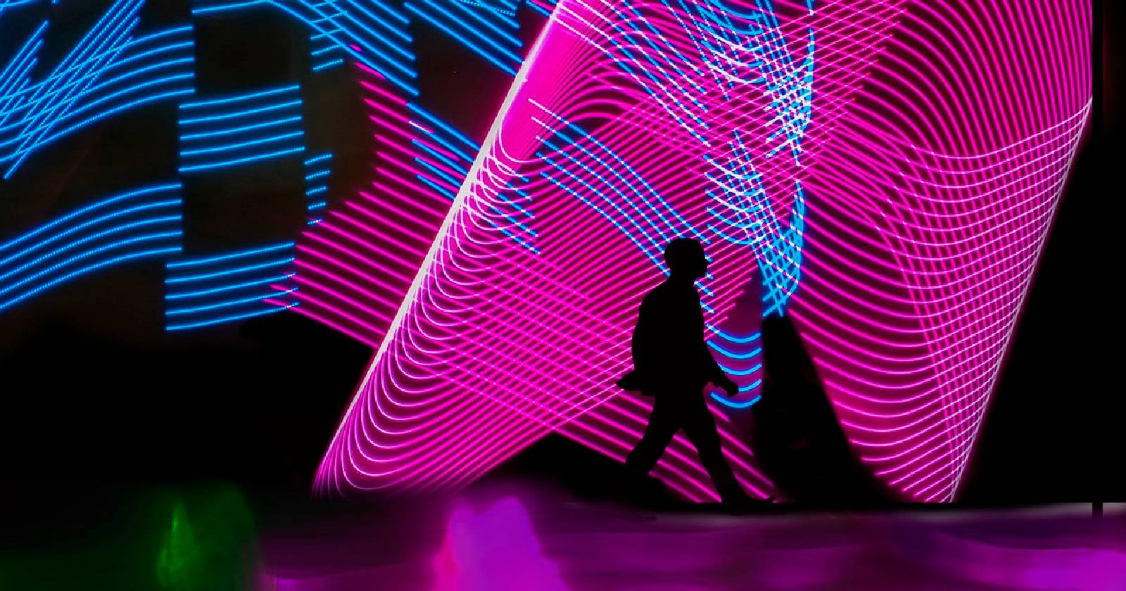 Colorful Structures With Silhouette