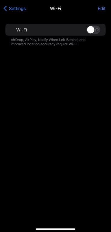 Экран iPhone с кнопкой Изменить в списке Known Networks