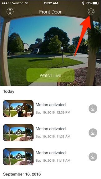 Значок настроек в правом верхнем углу экрана приложения SkyBell