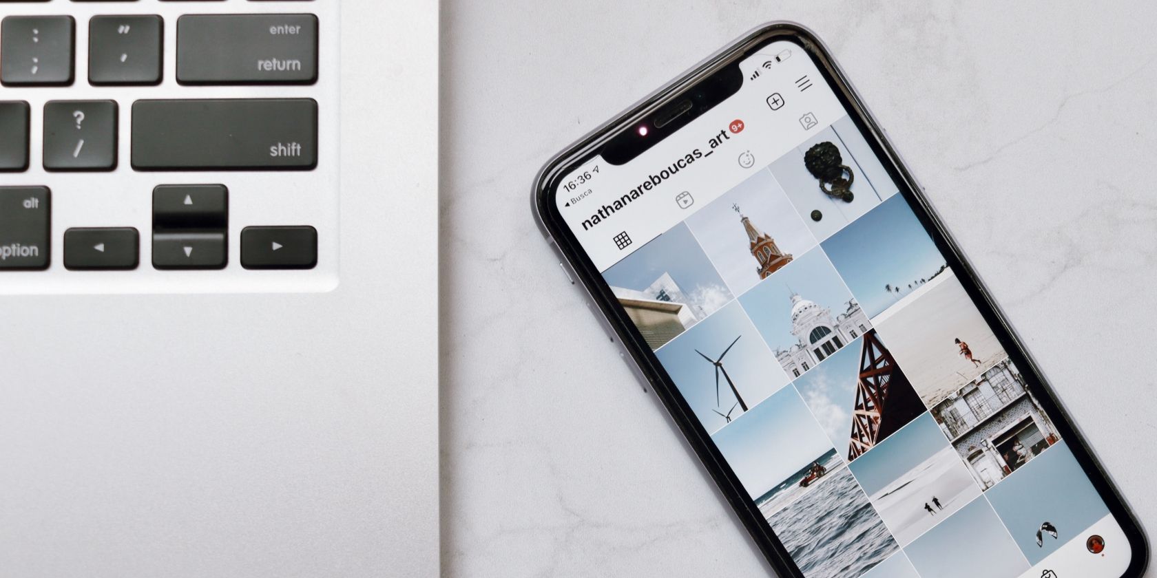 экран телефона с лентой Instagram