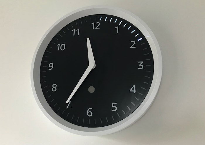 Трекинг таймера с помощью световых индикаторов Echo Wall Clock