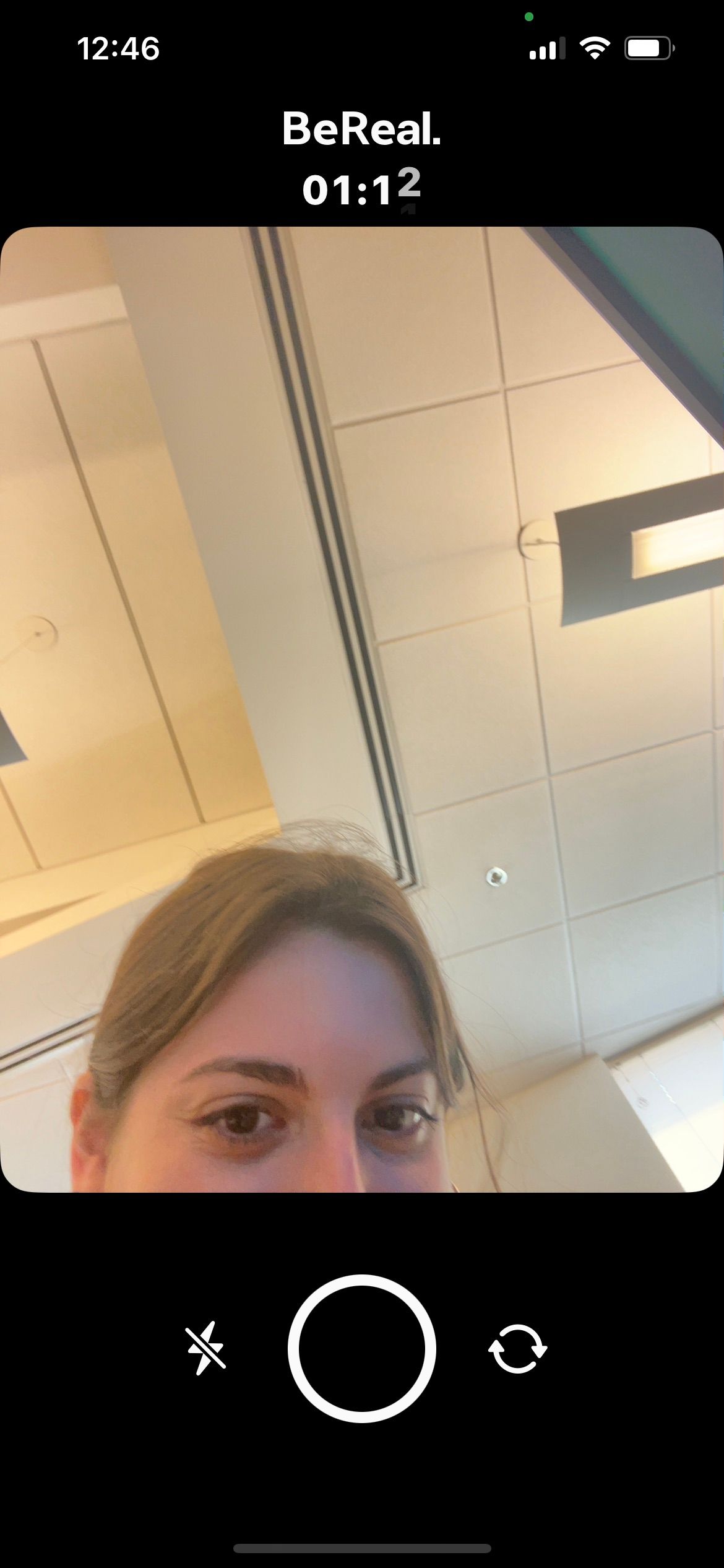 Экран после пересъёмки BeReal с пометкой о повторной попытке