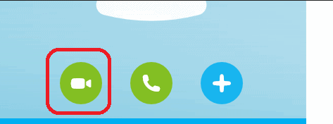 Иконка видеокамеры для начала звонка в чате Skype