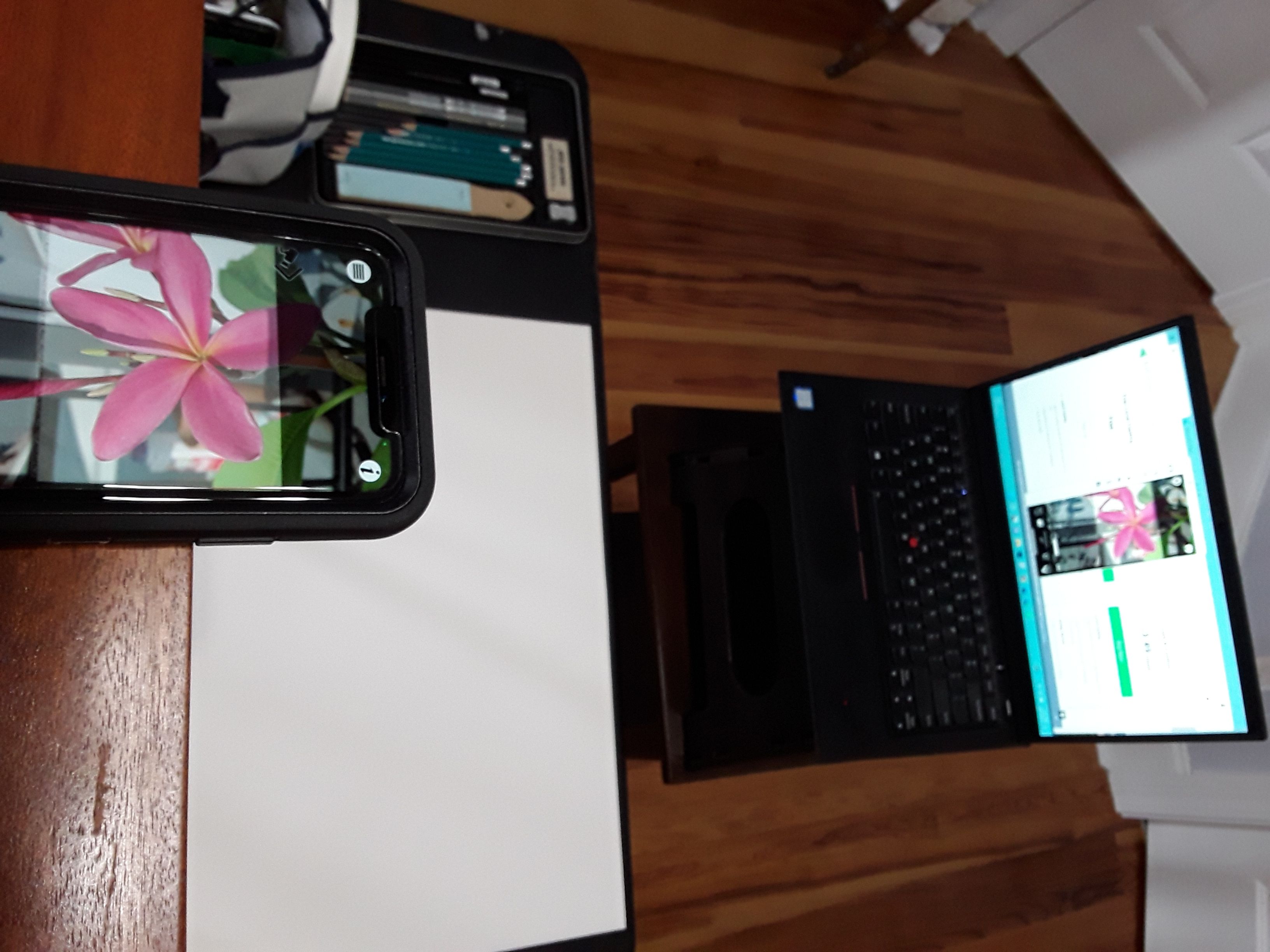 Демонстрация зеркалирования экрана между устройствами для большой работы