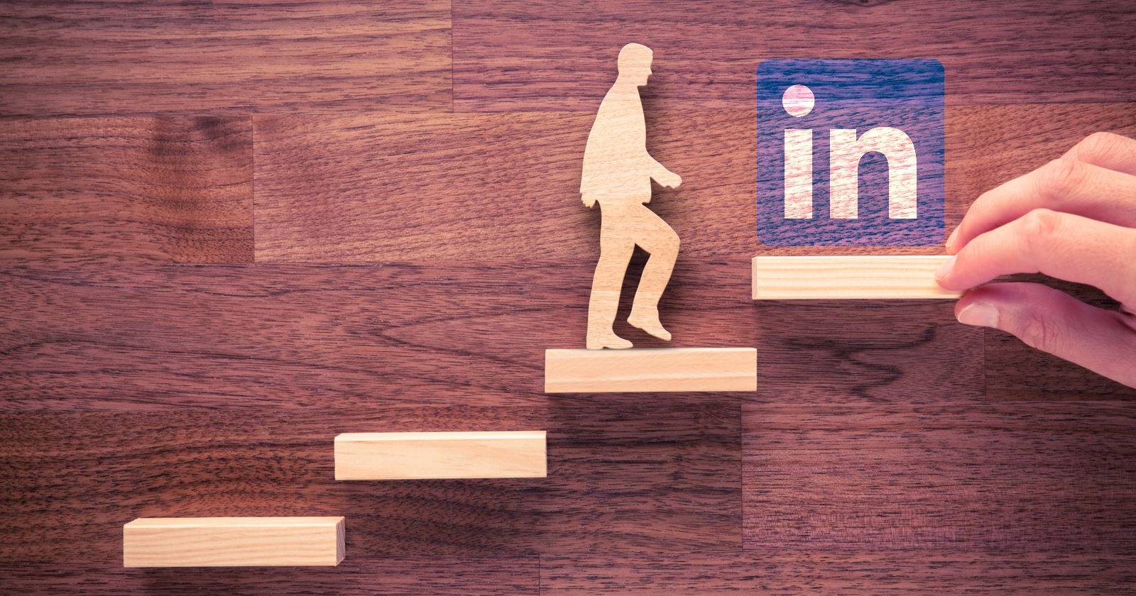 портретное фото профиля и значки рекомендаций