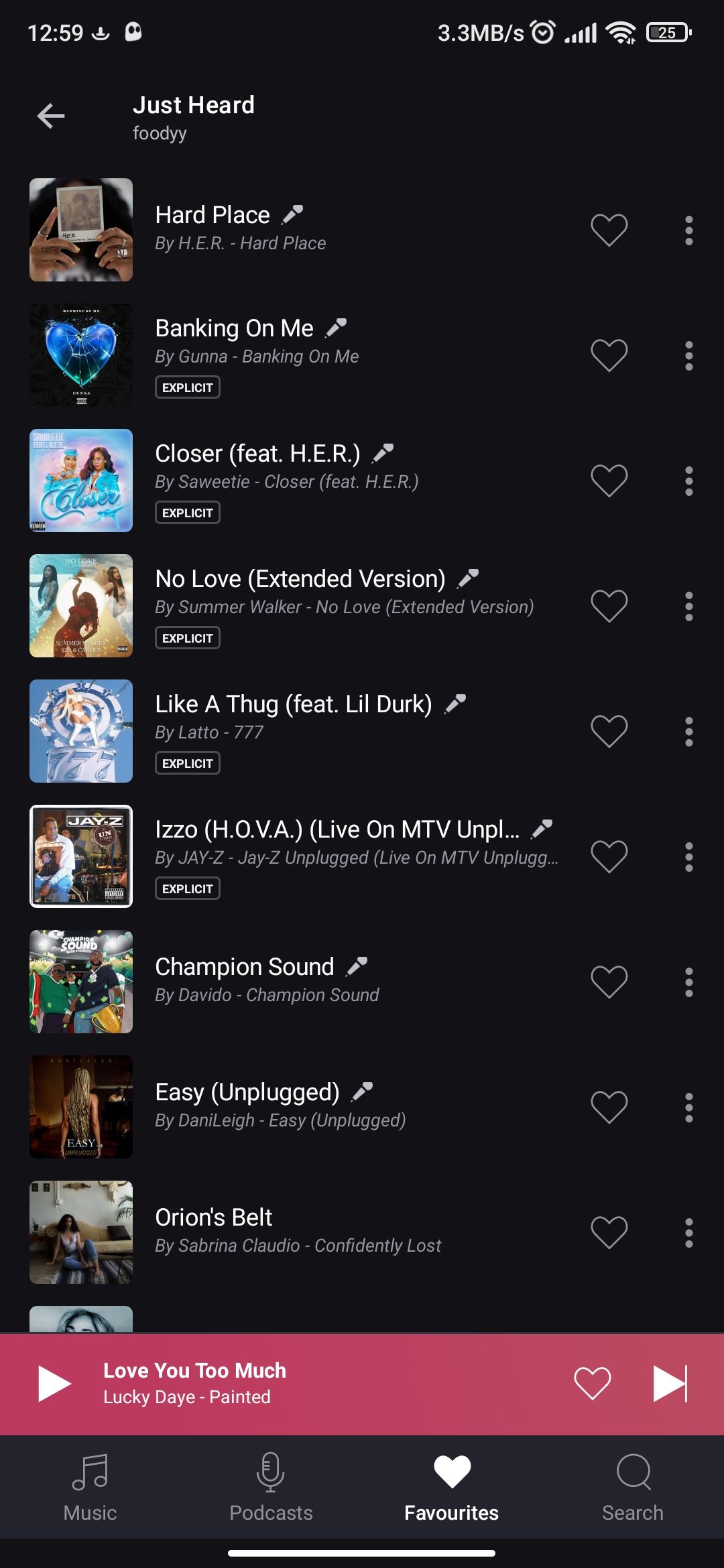 список недавно прослушанных треков в мобильном приложении Deezer