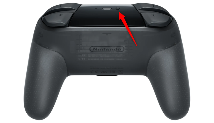Кнопка синхронизации наверху контроллера Switch Pro.