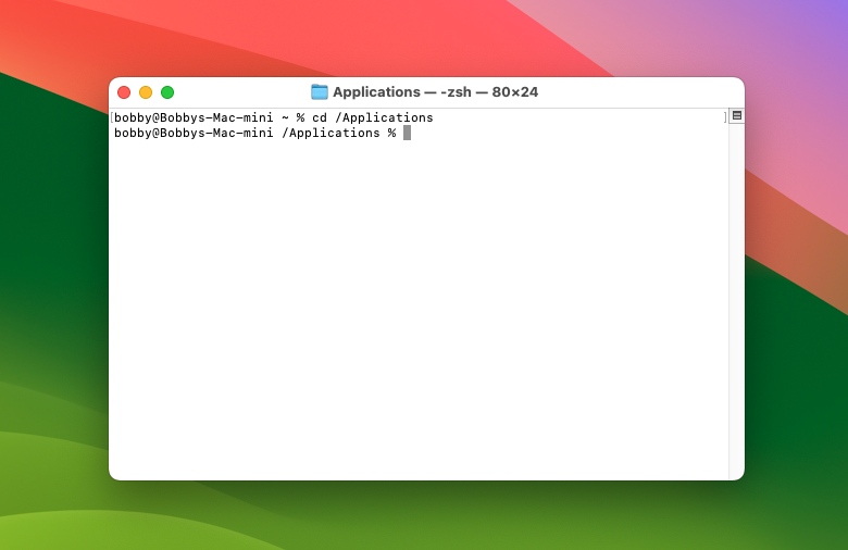 Терминал macOS после перехода в /Applications.