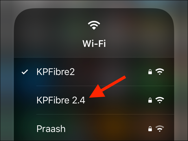 Выберите доступную Wi‑Fi сеть из списка, чтобы подключиться к ней