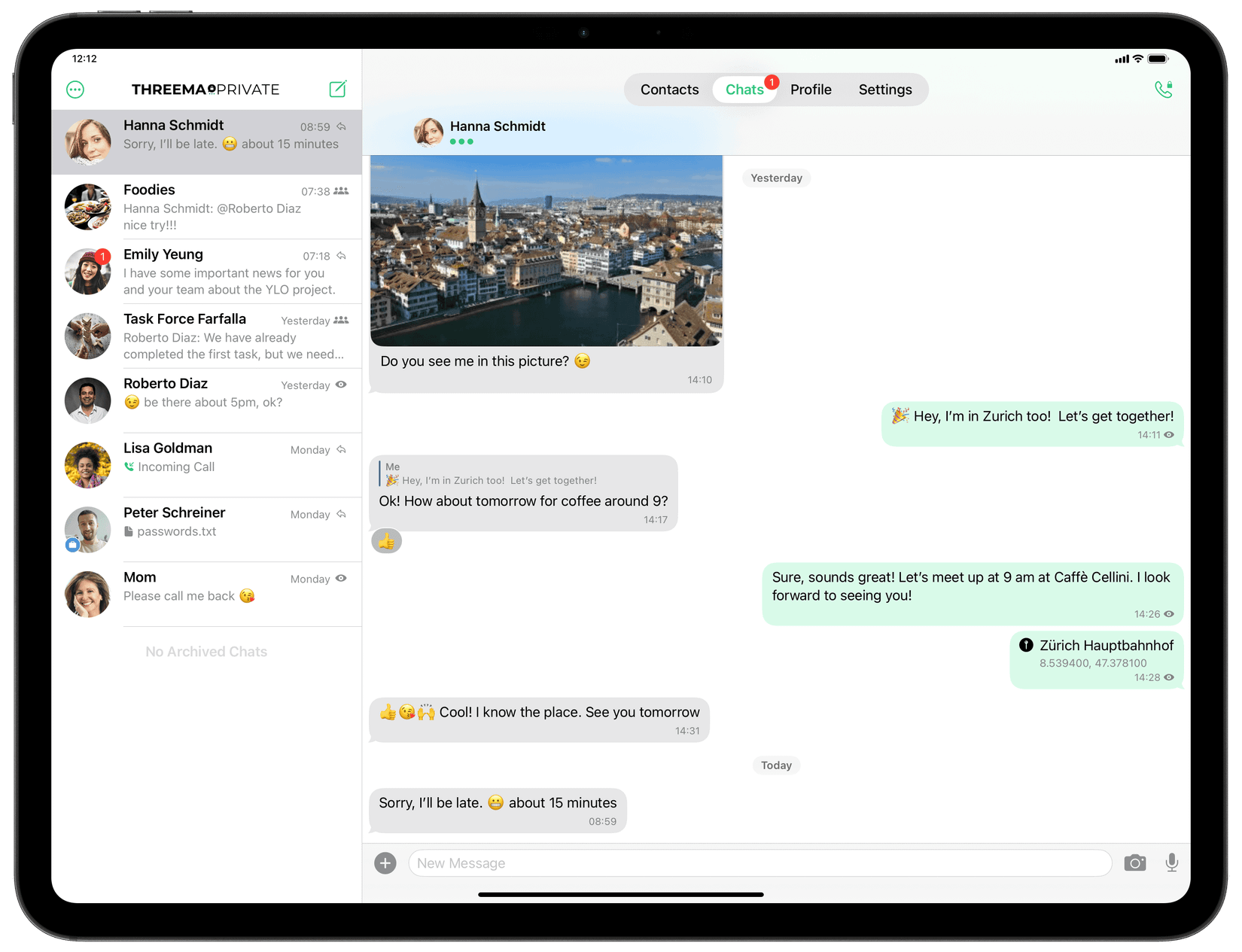 Планшет с открытым чатом Threema