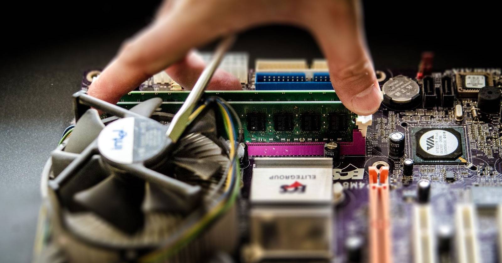 Старый модуль оперативной памяти