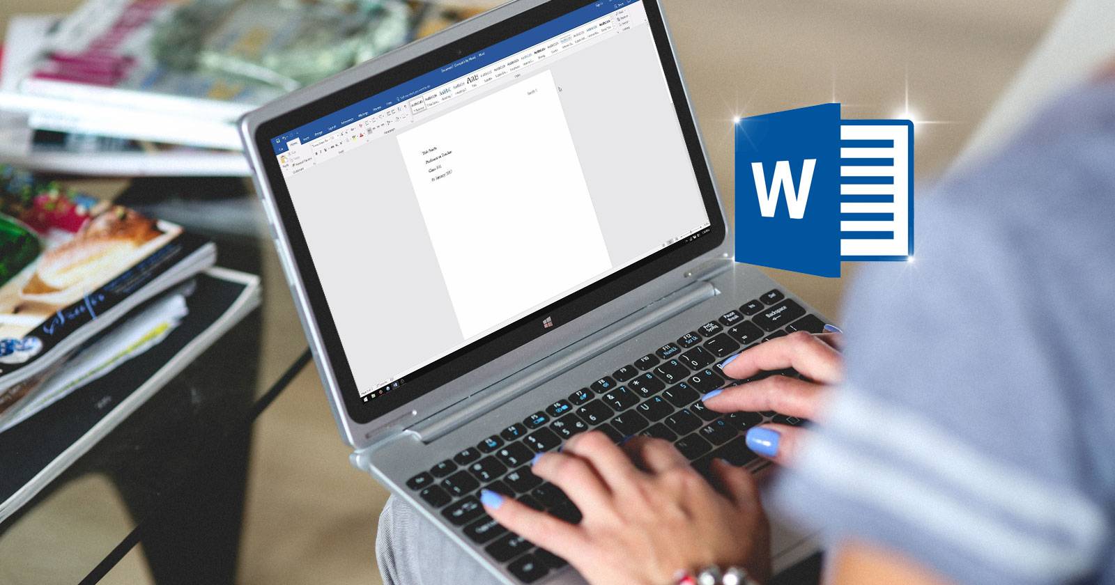 Пользователь работает в Microsoft Word на ноутбуке