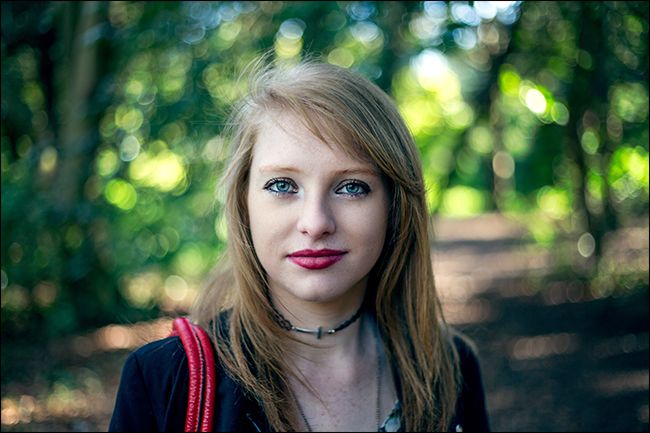 Центрированный портрет модели