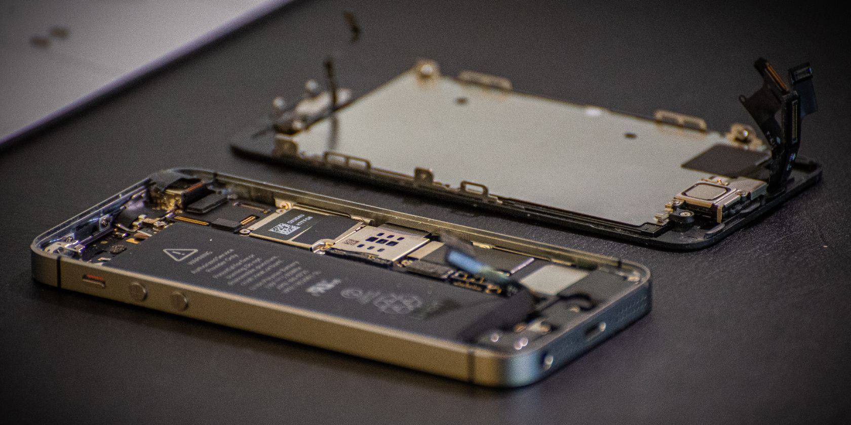 Рекламное изображение программы Apple Self Service Repair