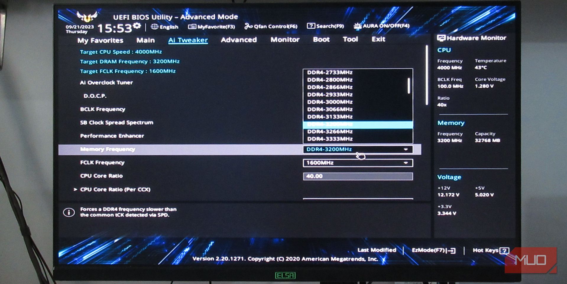Выбор частоты 3200MHz в Ai Tweaker