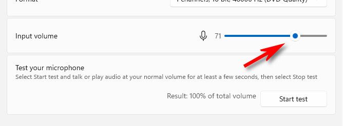 Отрегулируйте громкость входа микрофона с помощью ползунка