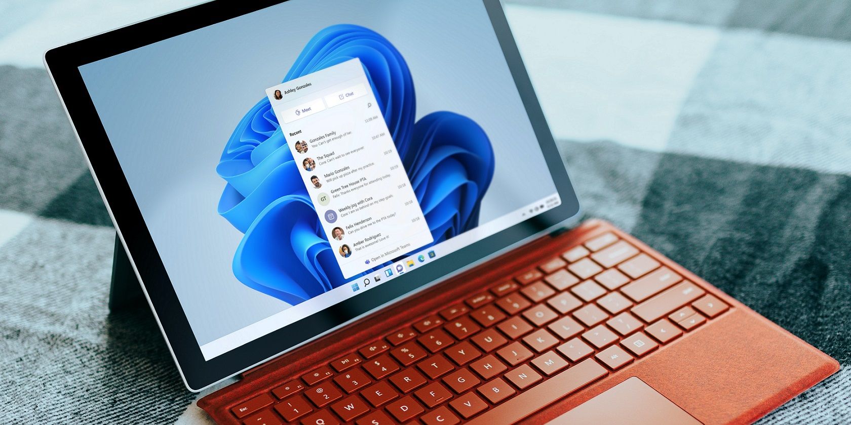 Кнопка Chat на панели задач в Windows 11