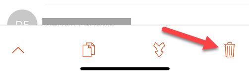 Кнопка с изображением корзины для удаления выделенных контактов.