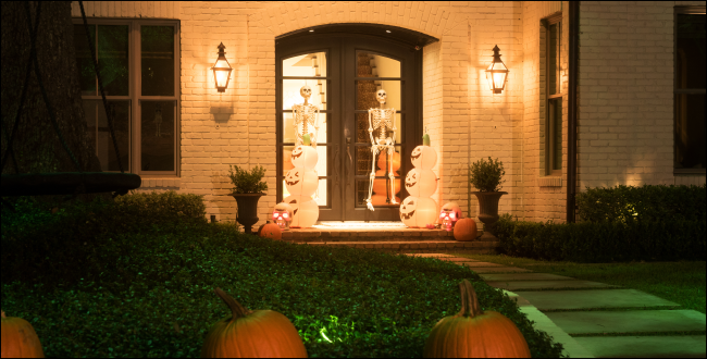 Освещённая крыльцо с пометкой 