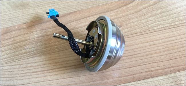 Кольцо надето на внутреннюю сторону корпуса Kevo