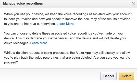 Amazon Echo рядом с книжной полкой