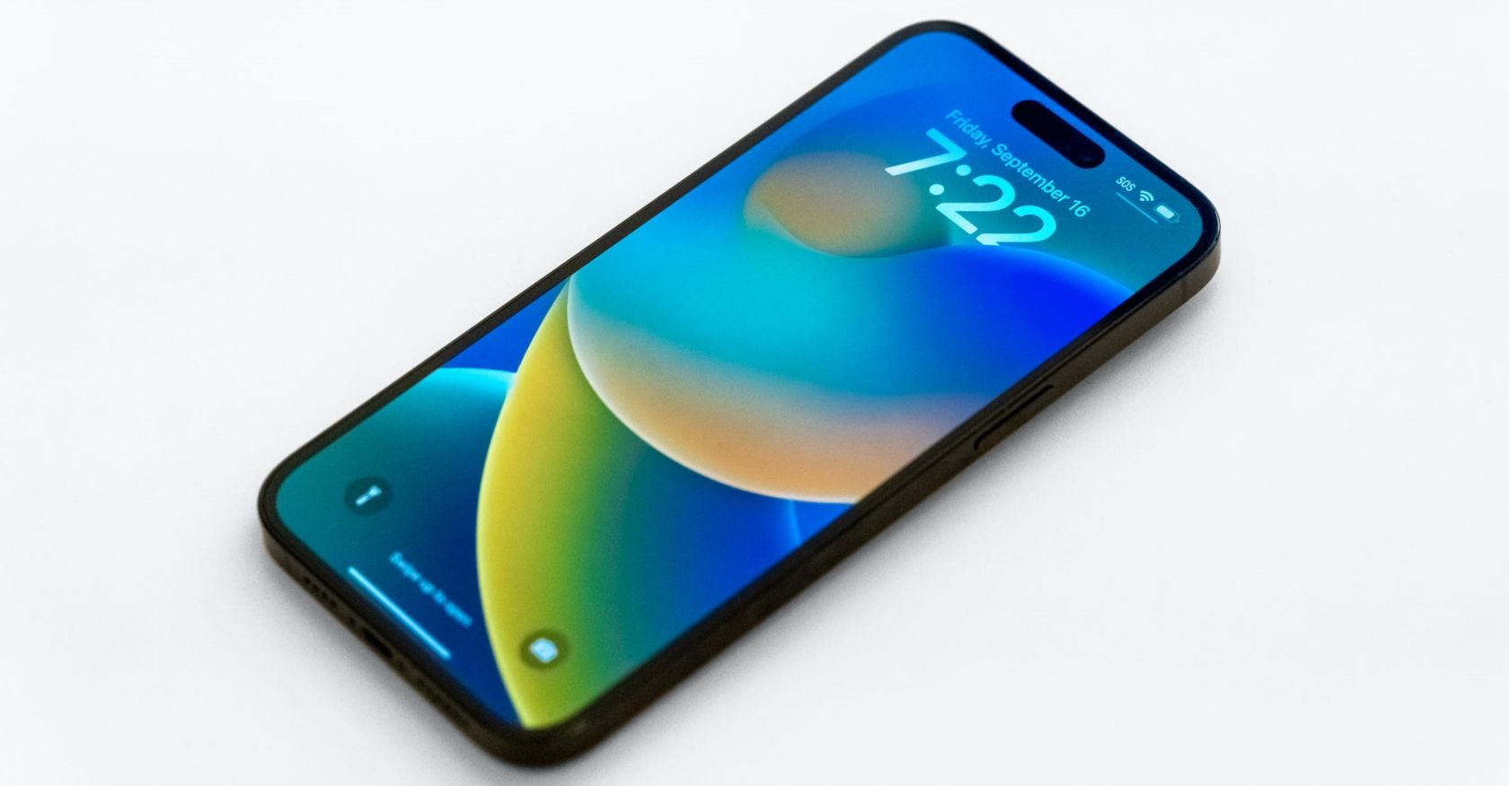 Экран блокировки iPhone 14 Pro