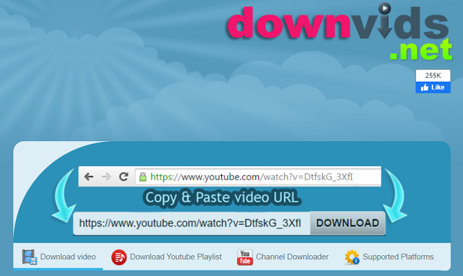 Интерфейс Downvids с полем для вставки ссылки и выбором формата