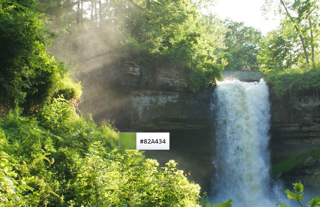 Панель Instant Eyedropper с показанным HEX-кодом цвета и меню опций