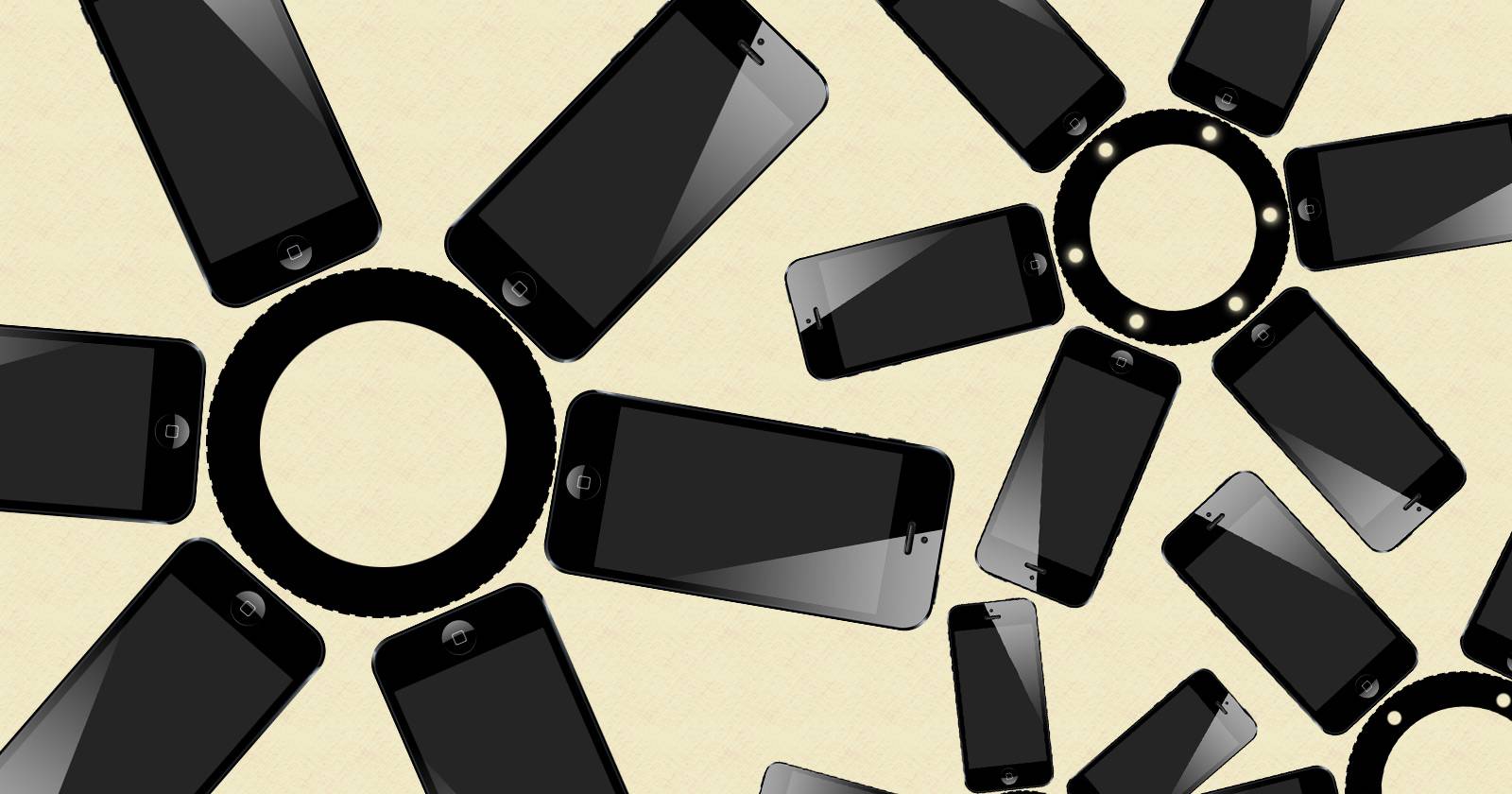 iPhone на столе с приложениями автоматизации