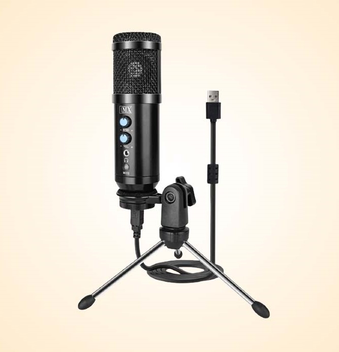 Microphone USB placé devant une guitare acoustique