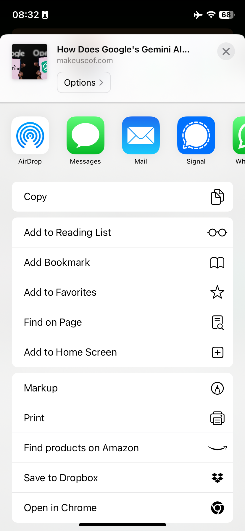 В Safari есть опция добавить статью в Reading List