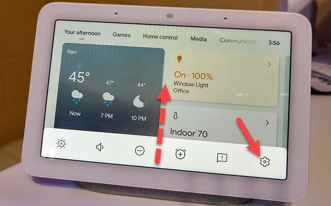 Свайп вверх на Nest Hub и значок шестерёнки для настроек