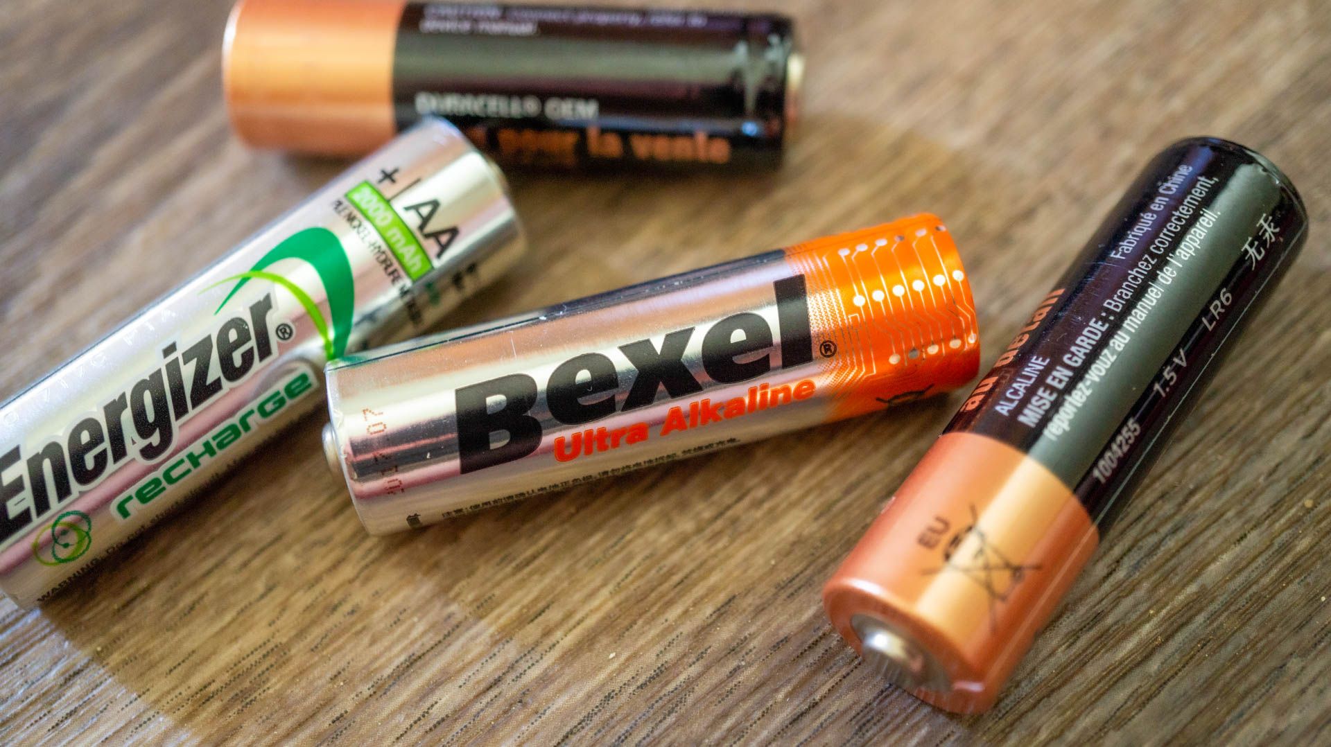 Как утилизировать батареи и старые гаджеты